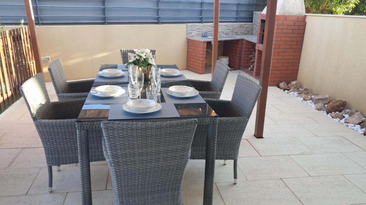 Cozy Villa With Pool And Barbecue Albufeira Bagian luar foto