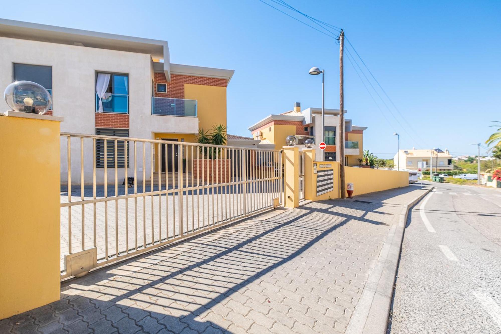 Cozy Villa With Pool And Barbecue Albufeira Bagian luar foto