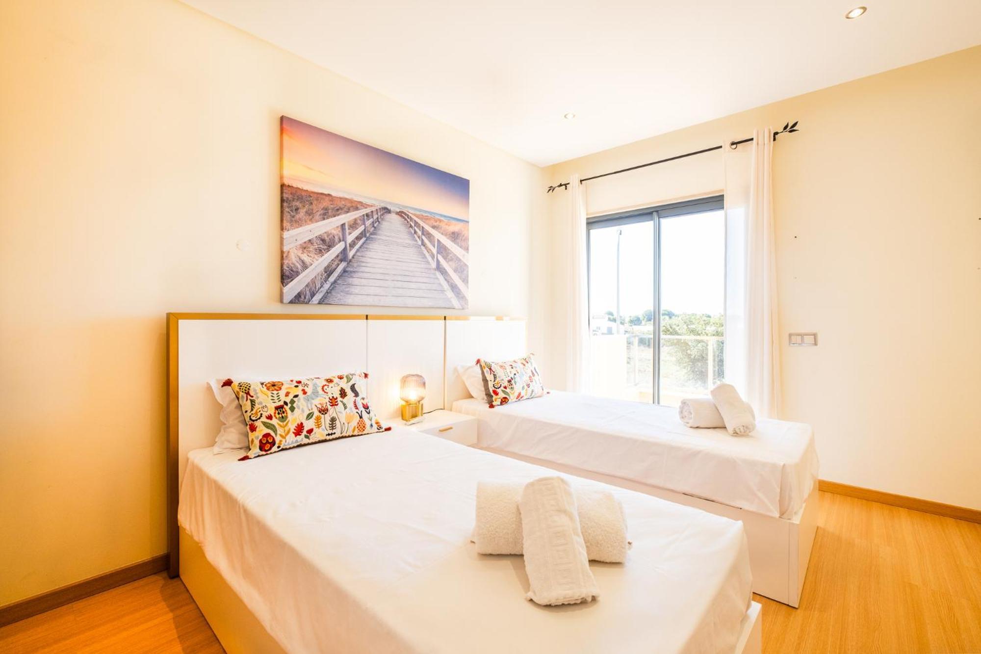 Cozy Villa With Pool And Barbecue Albufeira Bagian luar foto